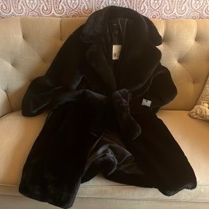 Adorable (Sold out) Black faux fur coat